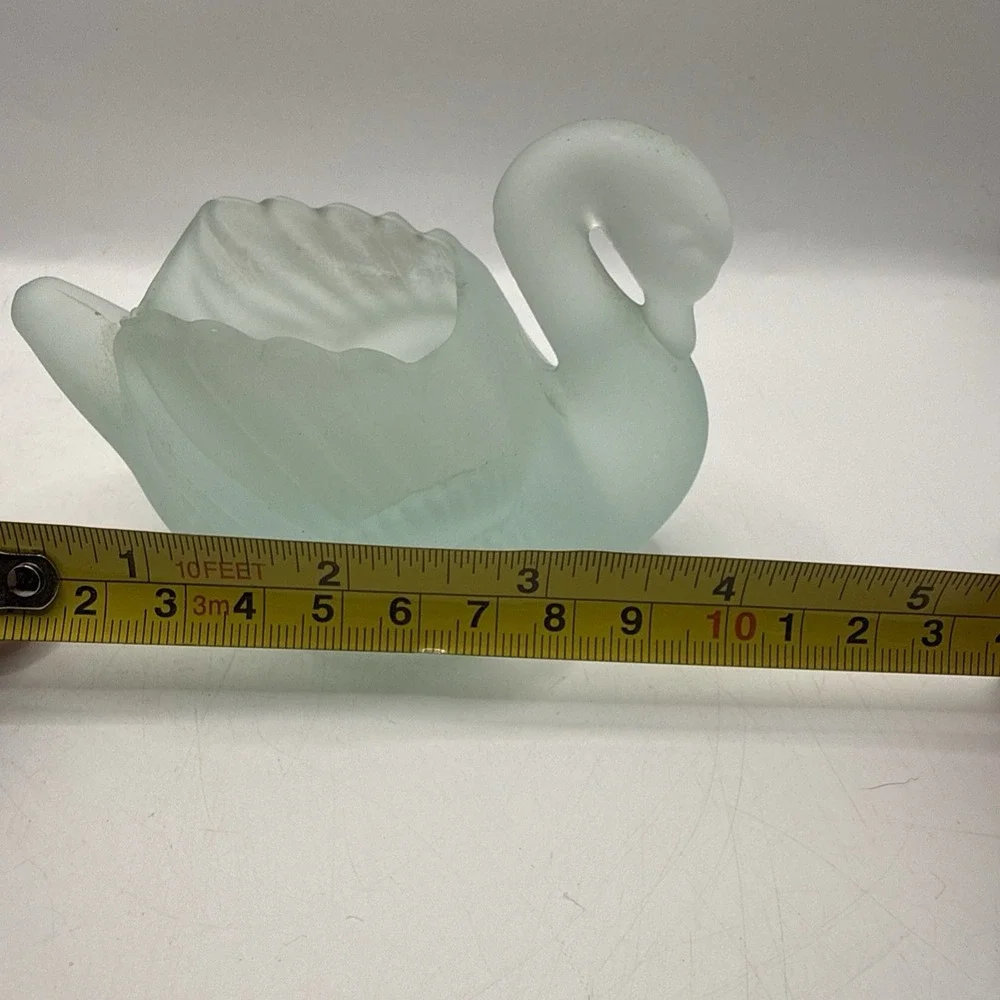 N/A swan frosted